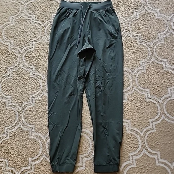 Lululemon License To Train High-Rise Pant In Medium Forest EUC